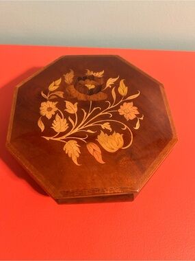 Vintage Italian Octagonal Inlaid Footed Floral Wood Music Jewelry Box